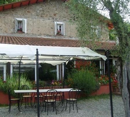 Gli Ulivi Bed & Breakfast Фосдиново Екстериор снимка