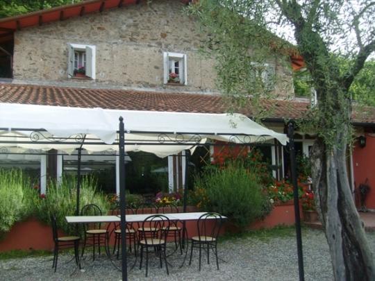 Gli Ulivi Bed & Breakfast Фосдиново Екстериор снимка